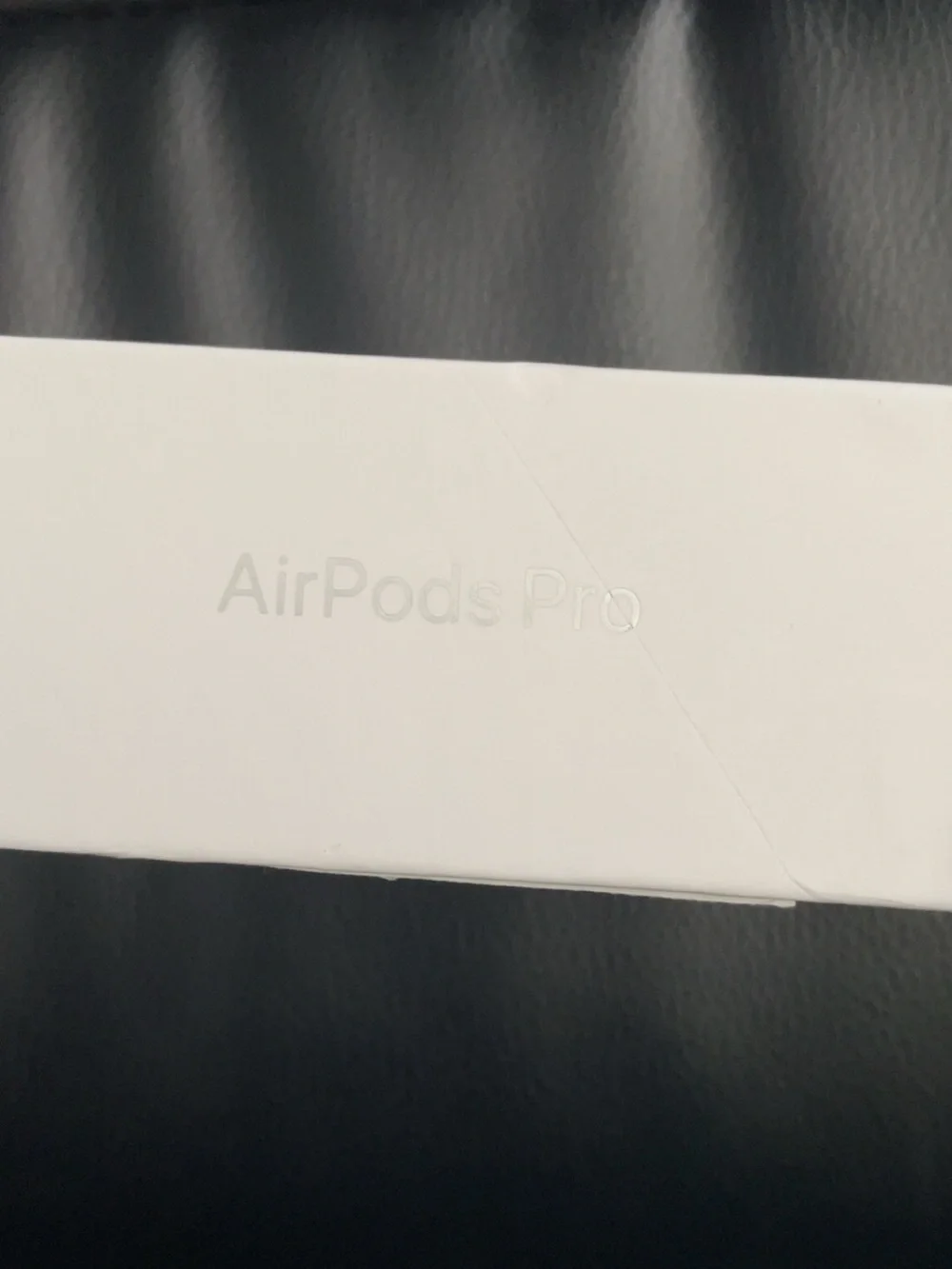 Apple AirPods Pro 3 earbuds Bluetooth connection.